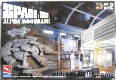 AMT Space: 1999 Moonbase Alpha with Eagles, 30067-10D plastic model kit